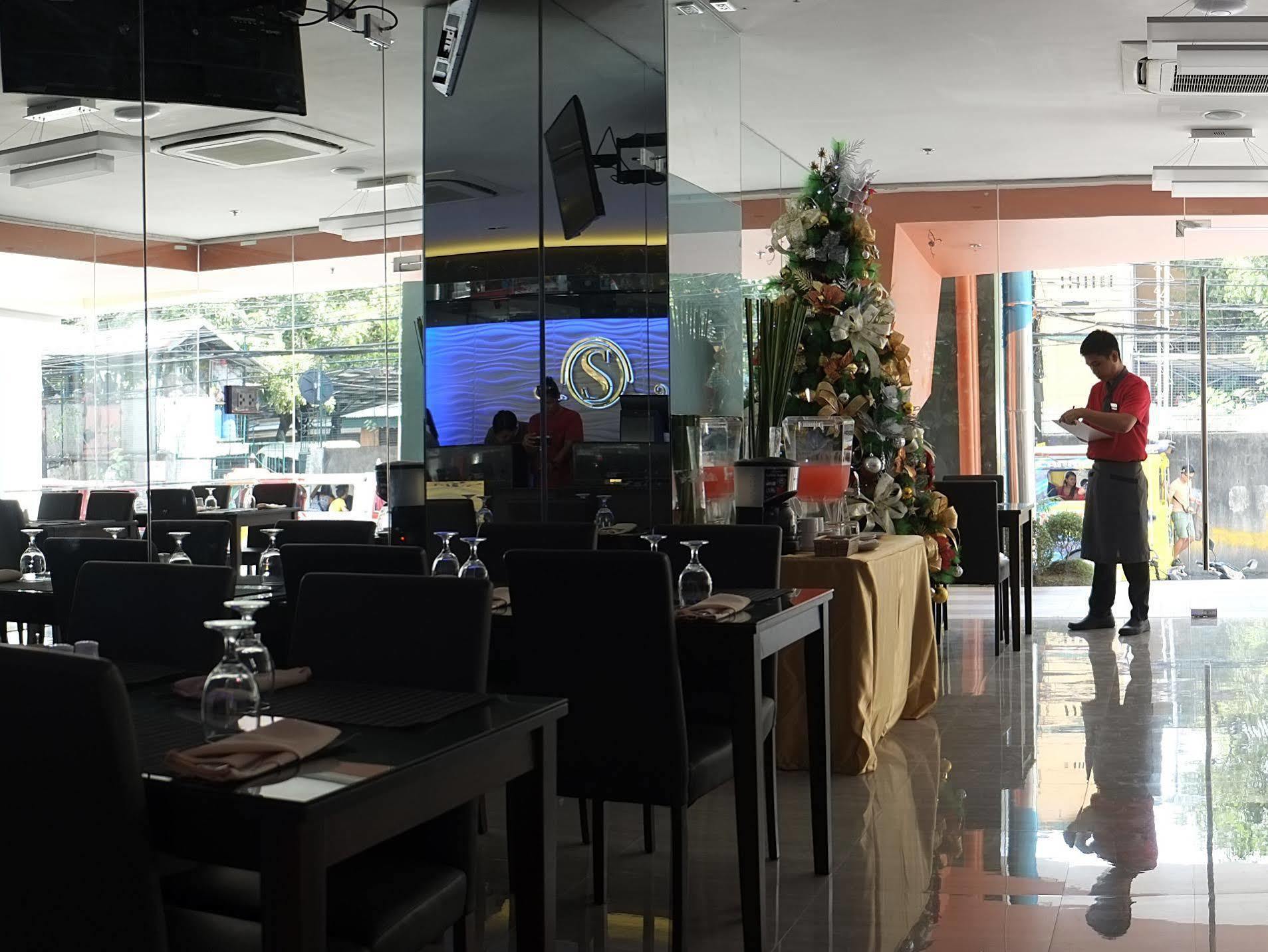 Southpole Central Hotel Cebu Exterior foto